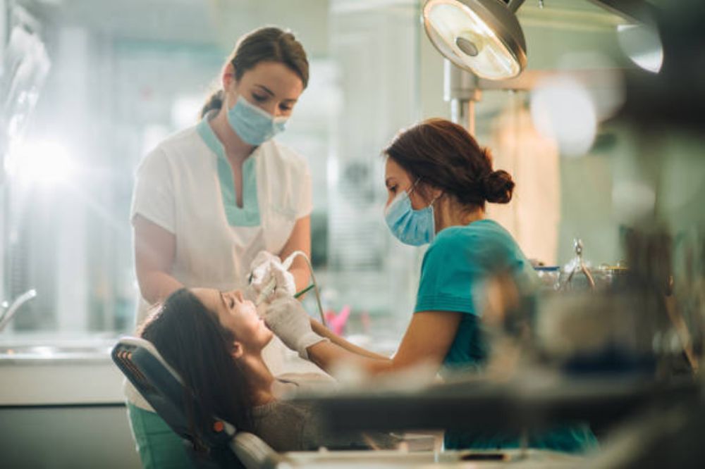 is-it-more-expensive-to-see-a-dentist-on-saturday